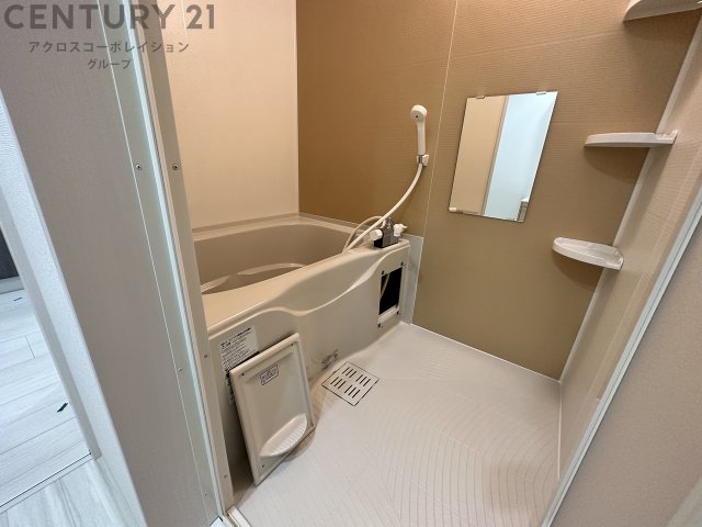 バス・シャワールーム　浴室乾燥機付きで便利です！