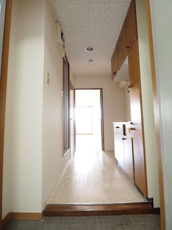 玄関　シューズボックスあります