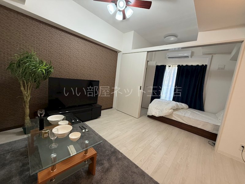 居室・リビング　とても広く、快適に過ごしやすい環境になっています。