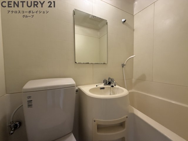 バス・シャワールーム　シンプルで機能的な浴室です♪