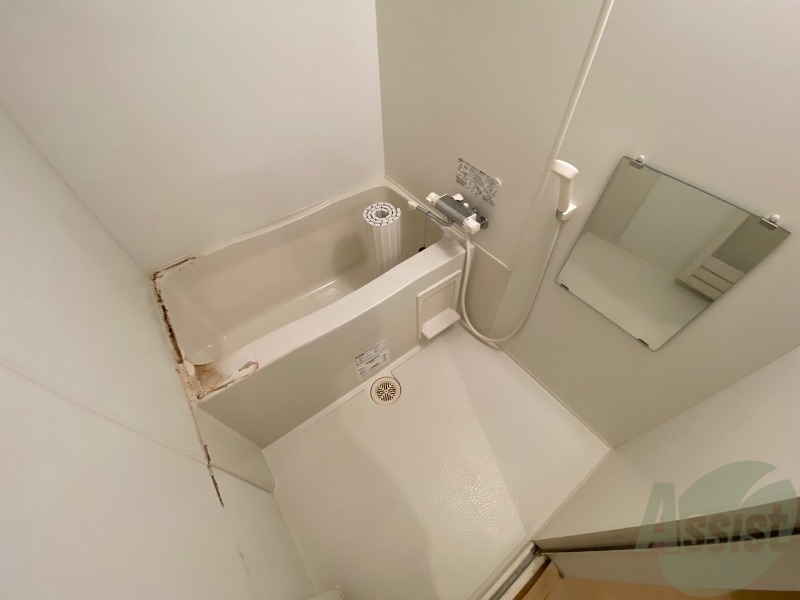 バス・シャワールーム　バスルームはこちらです。広々としてゆったり休めます。