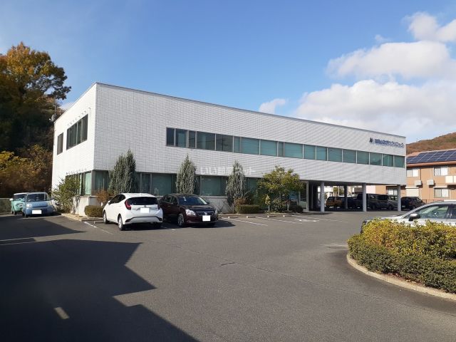 病院　東岡山ながけクリニック（病院）まで124m