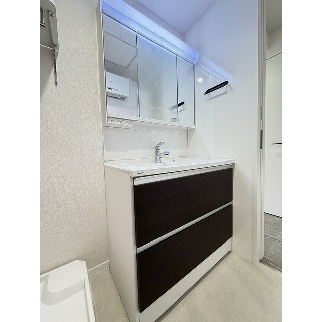 洗面設備　洗髪可能なシャンプードレッサーです♪