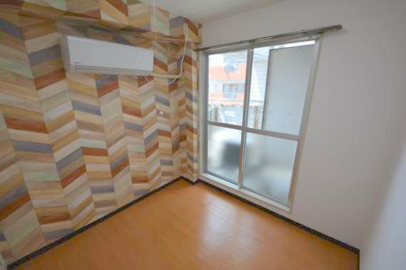 居室・リビング　どんな家具でも合わせやすいですよ。