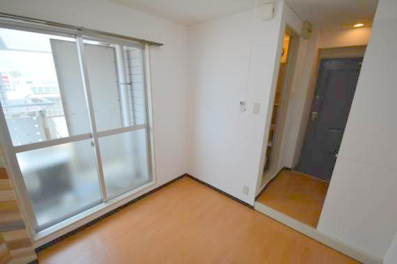 その他部屋・スペース　落ち着いた雰囲気のこのお部屋でゆっくりお休みください。