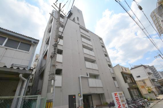 建物外観　存在感のある外観は落ちついた色合いで、堂々としていますね。