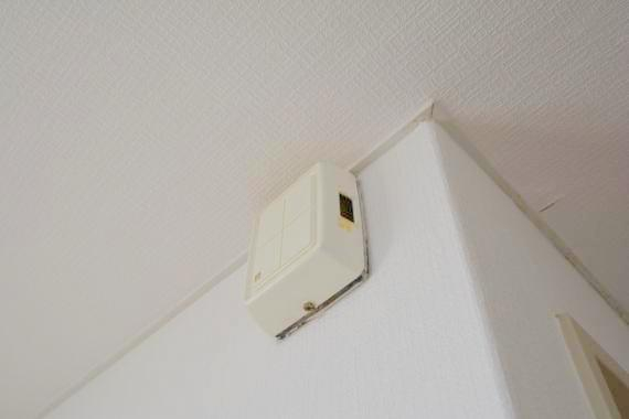 セキュリティ　玄関チャイムが来客を知らせてくれます。