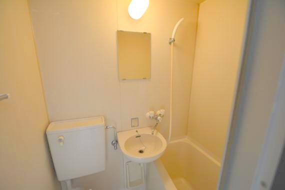 洗面設備　コンパクト洗面台です。使いやすいですよ。