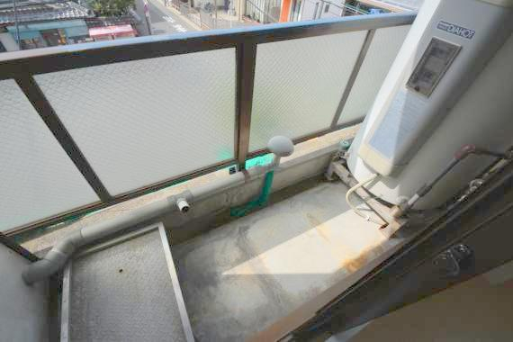 バルコニー　風通しの良いバルコニー。洗濯物もよく乾きそうです。