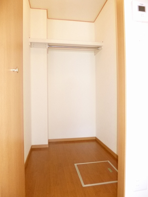 収納　ウォークインクローゼット。