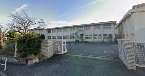 中学校　東海市立平洲中学校（中学校）まで448m