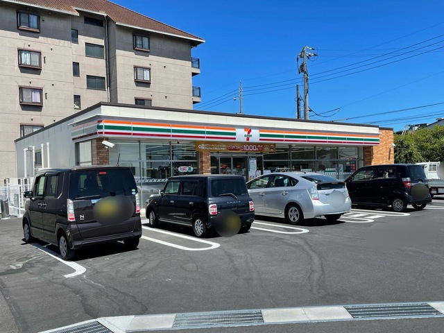コンビニ　セブンイレブン岡山築港栄町店（コンビニ）まで640m