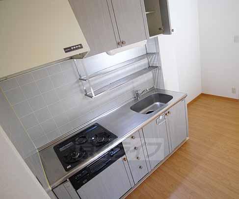 キッチン　システムキッチン付きで毎日の料理も楽しくなりますね