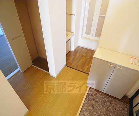 玄関　靴箱付きで玄関もすっきり。