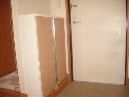 玄関　（別タイプ参考写真）ラグゼ　北区赤羽南1