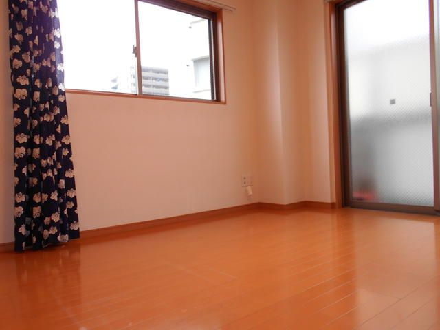 居室・リビング　（別タイプ参考写真）ラグゼ　北区赤羽南1