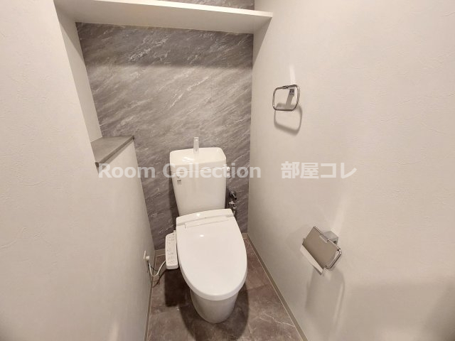 トイレ　同シリーズイメージ写真 反転色違い 現況と異なる場合現況優先