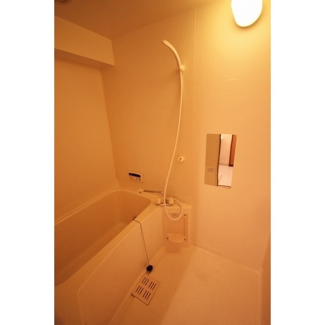 バス・シャワールーム　追い焚き機能付き浴室