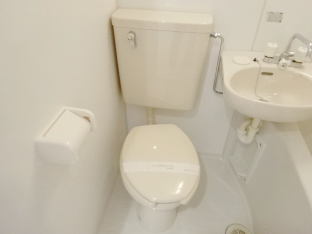 トイレ　※写真は同タイプの別室のものです。