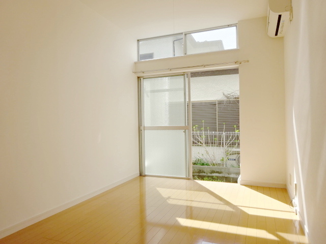 居室・リビング　※写真は同タイプの別室のものです。