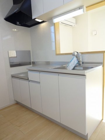 キッチン　コンパクトなキッチンで掃除もラクラク