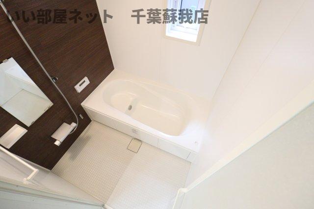 バス・シャワールーム　コンパクトで使いやすいお風呂です