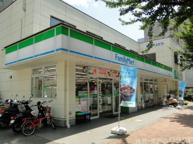 コンビニ　ファミリーマート西院南店（コンビニ）まで612m