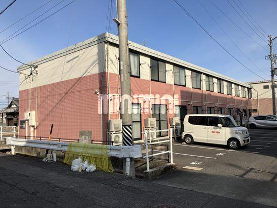 建物外観　２階建てのコーポ