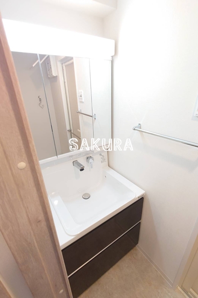 洗面設備　身支度に欠かせない独立洗面台♪