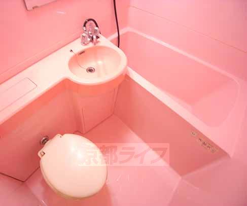 バス・シャワールーム　お風呂も通常より広めですよ