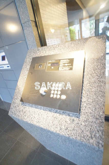 セキュリティ　不審者、勧誘員をシャットアウトできるオートロックです♪