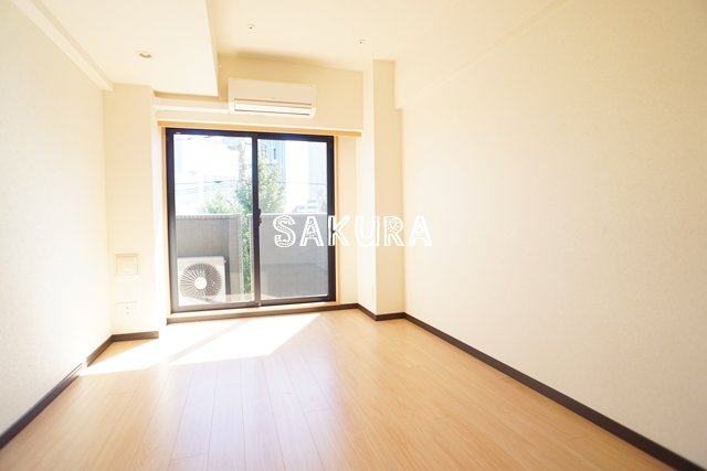 居室・リビング　使いやすい形の為、レイアウトを楽しめます♪