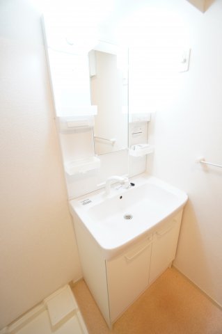洗面設備　※同物件・同タイプの写真です。