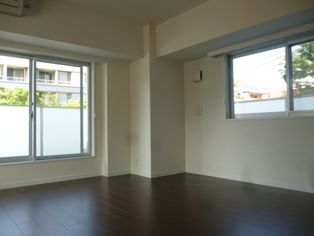 居室・リビング　内観1