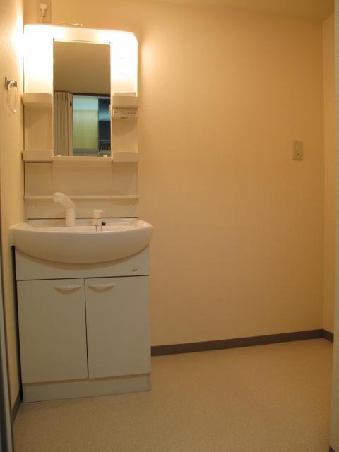 洗面設備　同タイプ