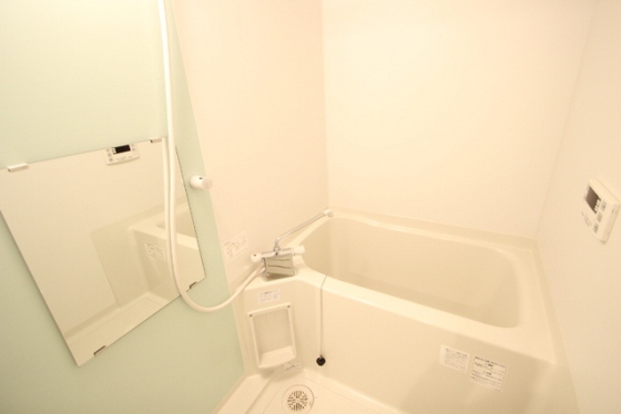 バス・シャワールーム　※別部屋の写真です