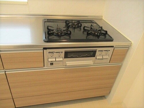 その他設備　３口ガスコンログリル付