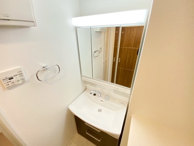 洗面設備　※モデルルーム写真