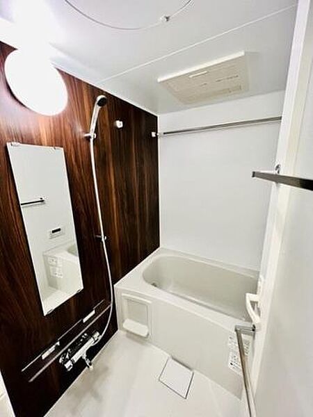 バス・シャワールーム　写真は同タイプ住居です。