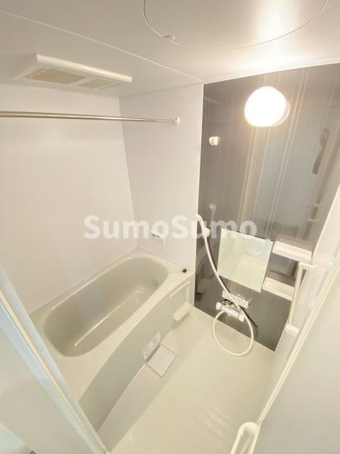 バス・シャワールーム　落ち着いた空間のお風呂です