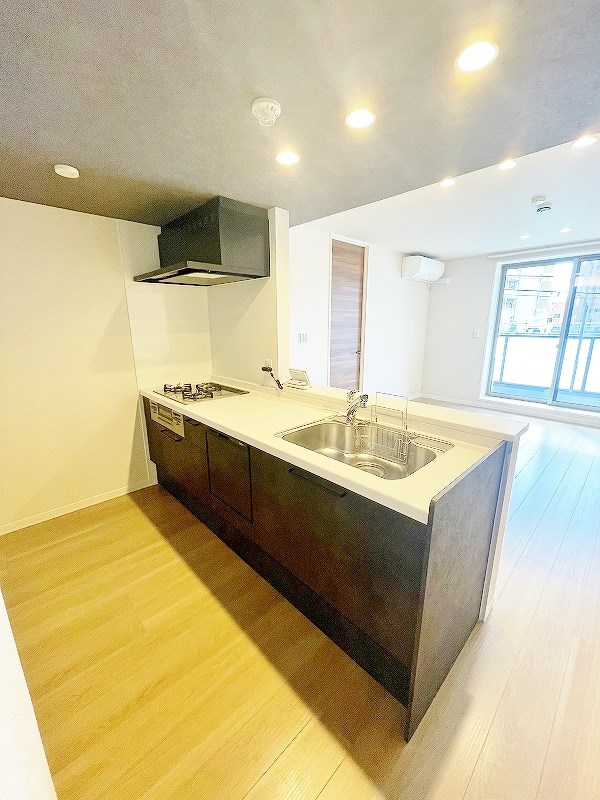 キッチン　★システムキッチングリル付き/３口コンロ★