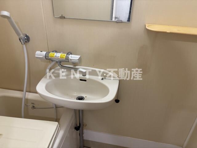 洗面設備　スペースが確保できる洗面所です