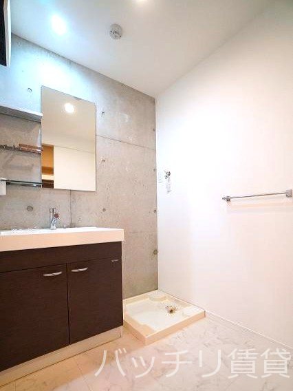 洗面設備　同型タイプの為、現状を優先いたします