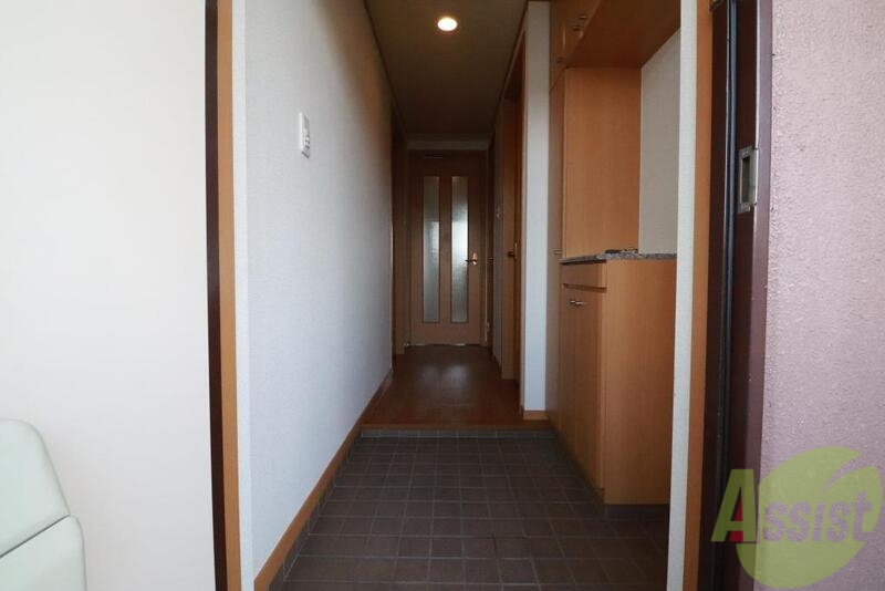 玄関　シックな落ち着いたお部屋のカラー