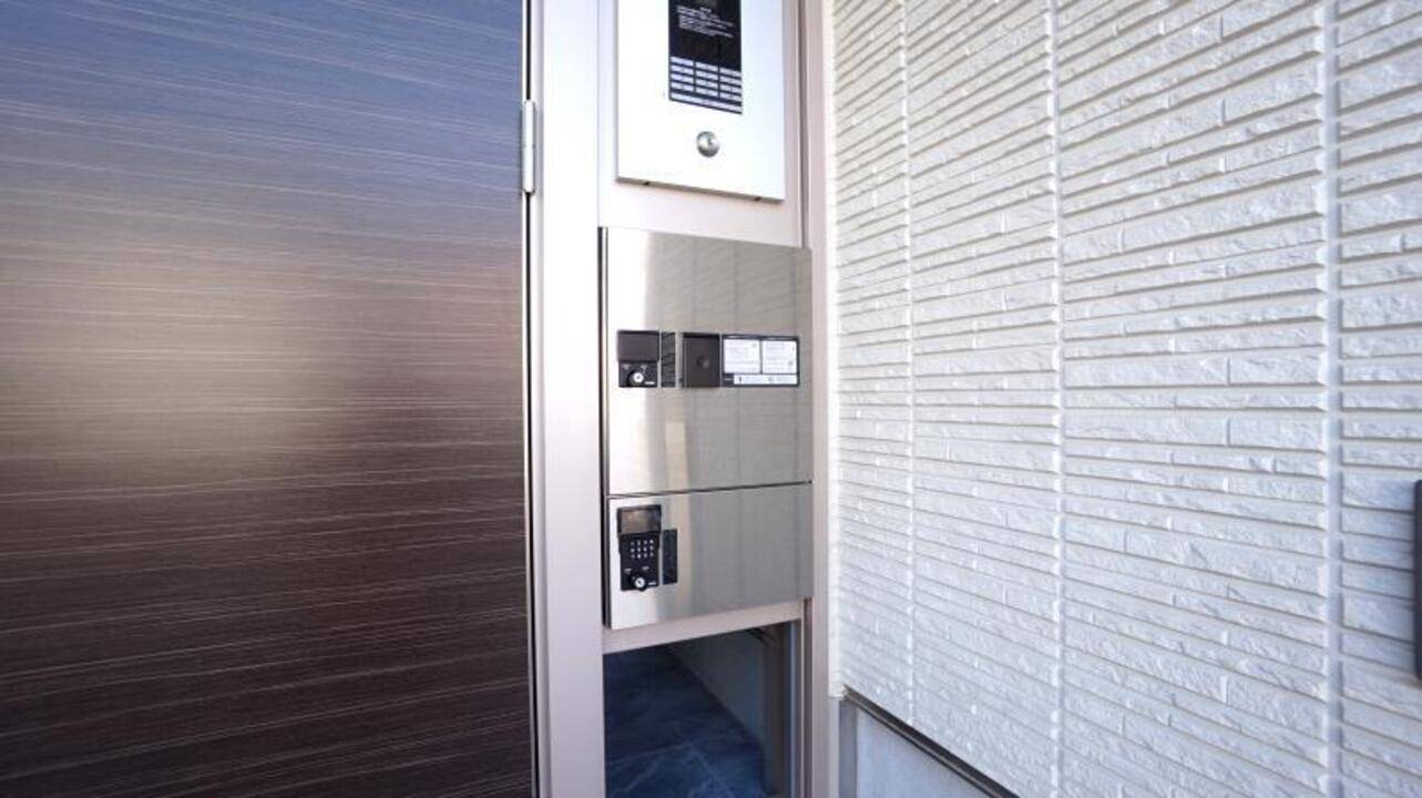 エントランス　宅配ボックス