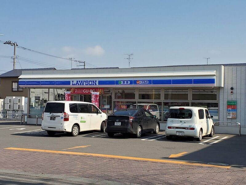 コンビニ　ローソン札幌本郷通四丁目店（コンビニ）まで216m