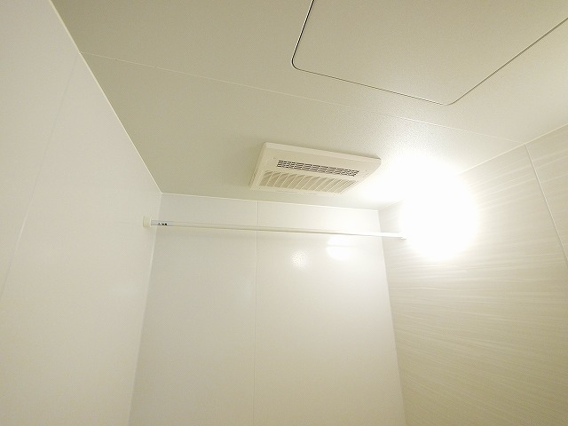 その他設備　浴室乾燥機付き