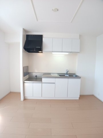 キッチン　コンパクトなキッチンで掃除もラクラク