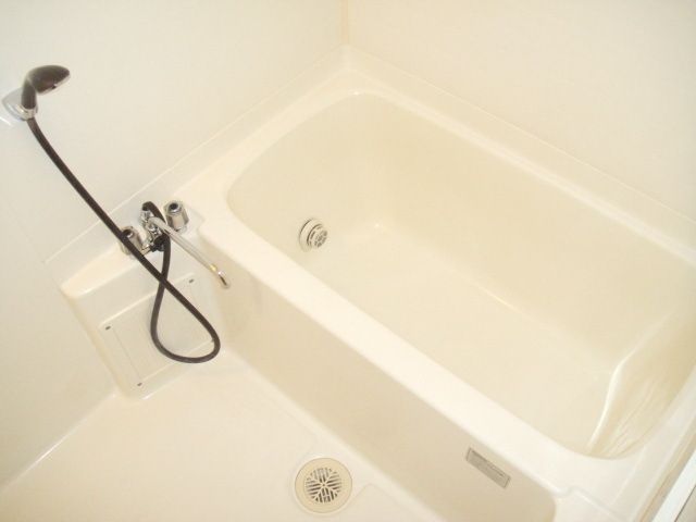 バス・シャワールーム　★追い焚き機能付きバス★