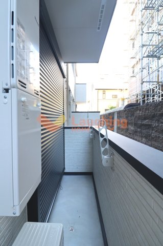 バルコニー　お洗濯にも便利なバルコニー付き